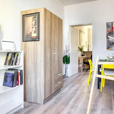 Joivy Bright Flat Near Sforzesco Castle Milan