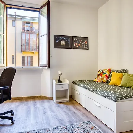 Joivy Bright Flat Near Sforzesco Castle Apartment *