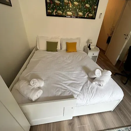 Joivy Bright Flat Near Sforzesco Castle Milan