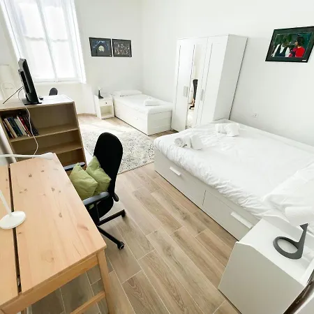 Joivy Bright Flat Near Sforzesco Castle Milan